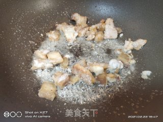 腊肉炒豆芽的做法步骤：2