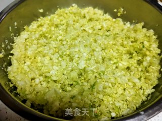 白菜素水饺的做法步骤：2