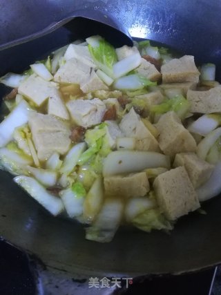 白菜五花肉炖冻豆腐粉条的做法步骤：14