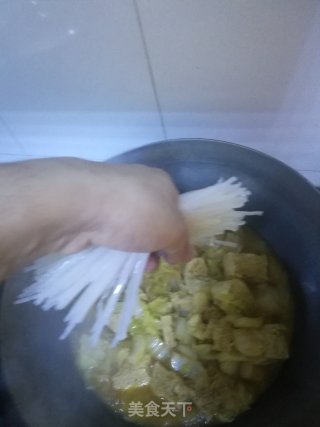 白菜五花肉炖冻豆腐粉条的做法步骤：17