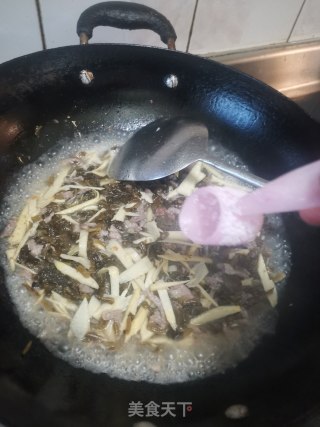 雪菜冬笋炒肉丝的做法步骤：15