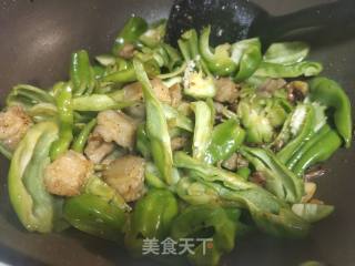 青椒白菜炒肉片的做法步骤：3