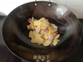 腊肉炒土豆片的做法步骤：4