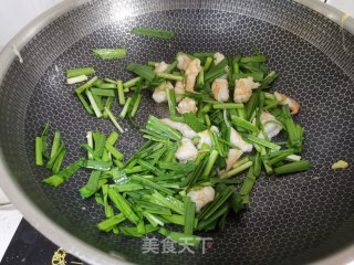 韭菜鸡蛋炒虾仁的做法步骤：8