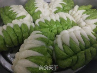 菠菜汁花卷的做法步骤：11