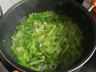 芹菜肉片炒年糕的做法步骤：3