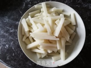 芹菜肉片炒年糕的做法步骤：6