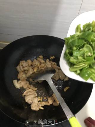 青椒炒肉的做法步骤：5