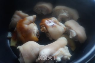 美容养颜食补平民菜——黄豆炖猪蹄的做法步骤：6