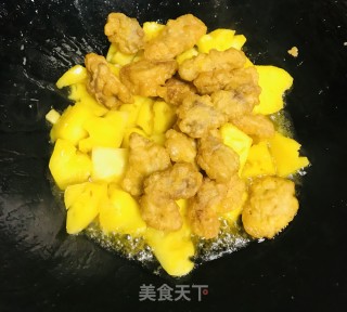 菠萝咕噜肉的做法步骤：8