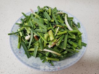 蒜苗炒豆干的做法步骤：1