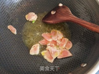 黄瓜胡萝卜片炒肉的做法步骤：2