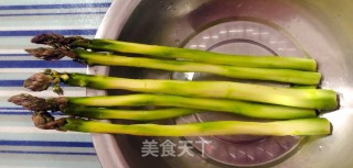 芦笋香菇炒鸡蛋#家常小炒#的做法步骤：2