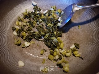 酸菜汤河粉的做法步骤：7