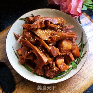 红烧肉炖春笋的做法步骤：15