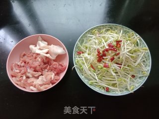 黄豆芽炒肉丝的做法步骤：1