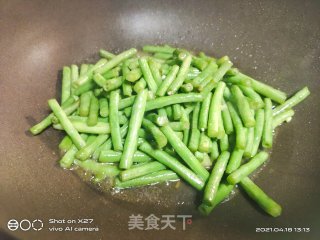 素炒豆角的做法步骤：5