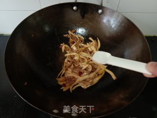 杏鲍菇炒肉丝的做法步骤：10