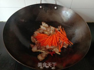 青椒炒腊肉的做法步骤：4