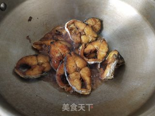 红烧马鲛鱼的做法步骤：7