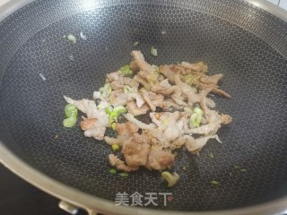 肉丝炒苦瓜的做法步骤：7