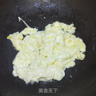 菠菜炒鸡蛋的做法步骤：7