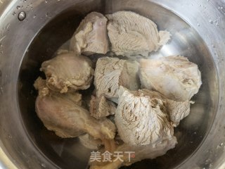 辣卤牛腱的做法步骤：7