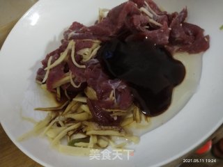 苦瓜炒牛肉的做法步骤：2