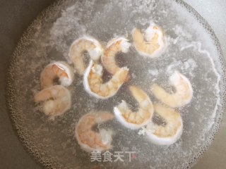 黄瓜炒虾仁的做法步骤：4