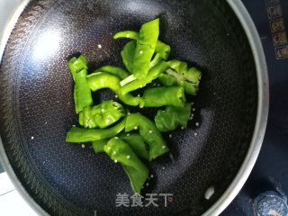 虎皮青椒鸡蛋的做法步骤：2