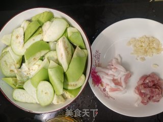 好吃又下饭的青茄子炒肉丝的做法步骤：1