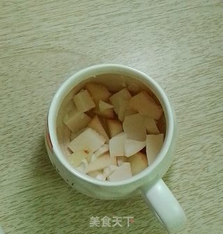 桃子布丁奶茶的做法步骤：1