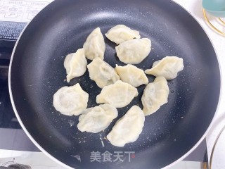 鸡蛋煎饺的做法步骤：5