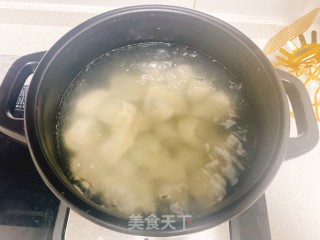 酸汤水饺的做法步骤：3