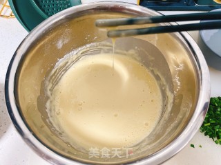 韭菜鸡蛋煎饼的做法步骤：4