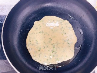 韭菜鸡蛋煎饼的做法步骤：7