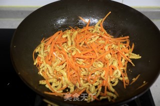 肉丝胡萝卜圆白菜的做法步骤：5