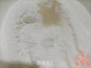 鲜肉锅盔的做法步骤：2