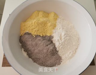 草莓果酱粗粮饼的做法步骤：1