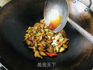 萝卜干黄豆炒腊肉的做法步骤：7