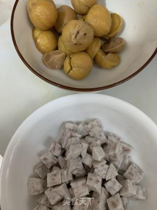 板栗香芋鹵肉蓋飯的做法步骤：2