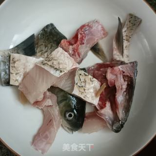 鱼头豆腐的做法步骤：2