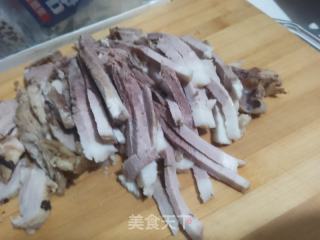 芹菜炒肉丝的做法步骤：1