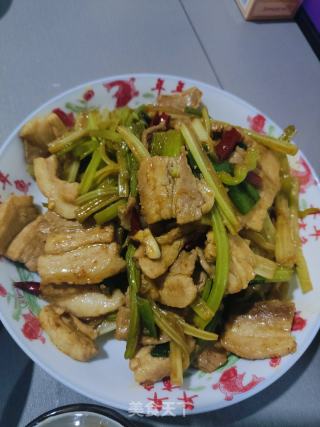 芹菜炒肉的做法步骤：4